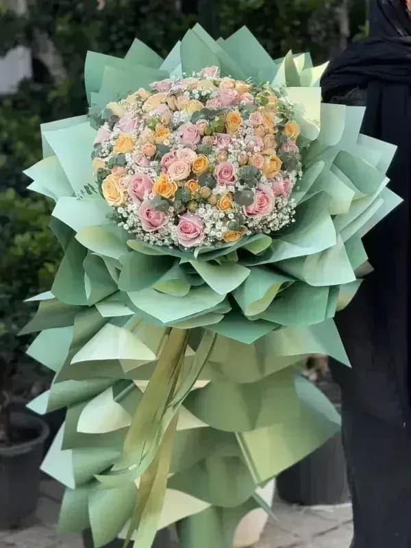 سفارش دسته گل رز صورتی و گلبهی و رز مینیاتوری ژیپسوفیلا — تصویر ۳