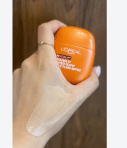 تینت پوست رنگی روزانه Spf 30 حاوی ویتامین C لورال مدل Revitalift — تصویر ۴