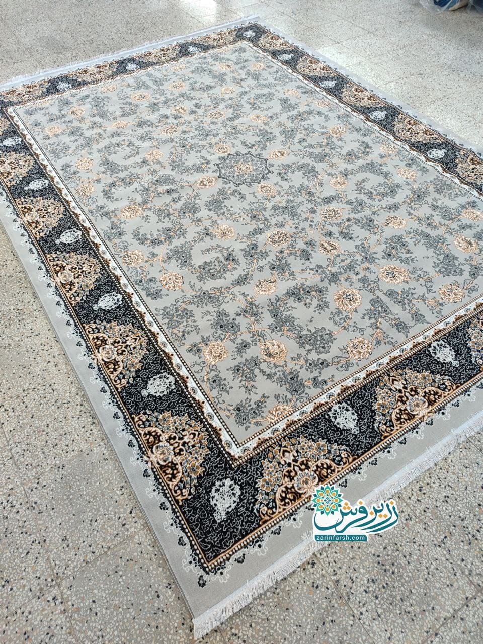 فرش ماشینی 500 شانه طرح افشان رنگ نقره ای