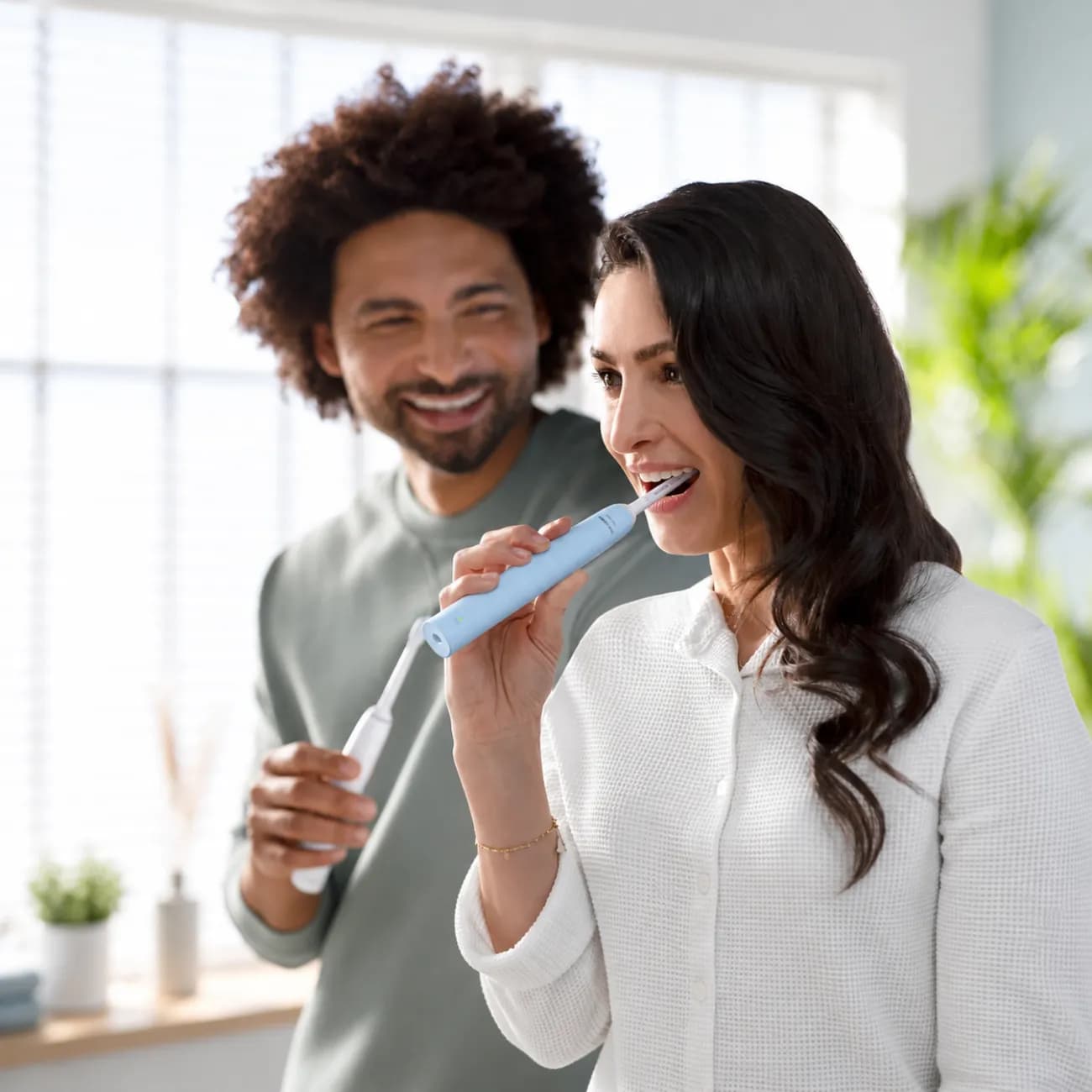مسواک برقی فیلیپس PHILIPS مدل Sonicare 2100 فناوری sonic قابل شارژ — تصویر ۲