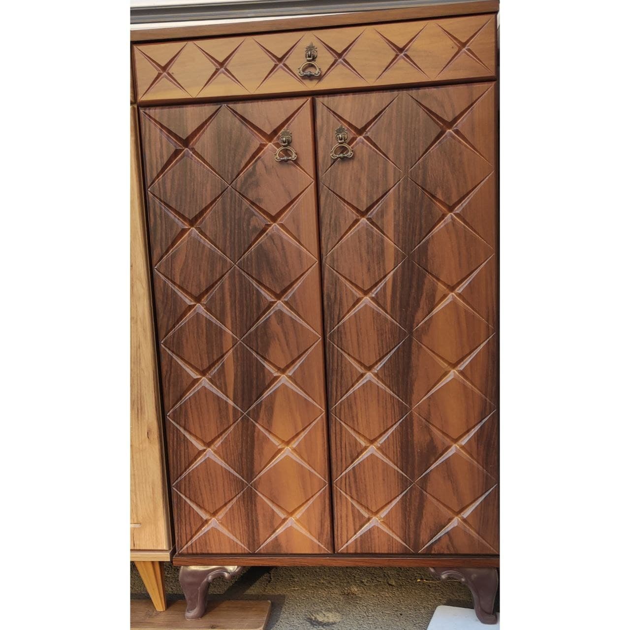 جاکفشی دو درب — تصویر ۴