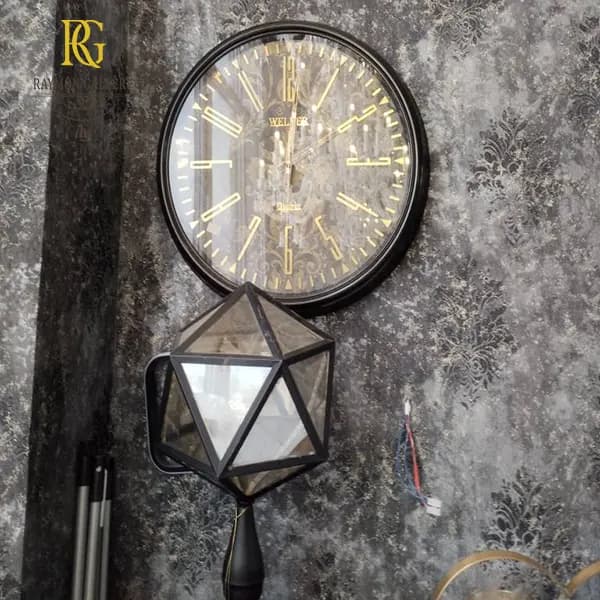 ساعت دیواری طرح دار مشکی قطر50 — تصویر ۶