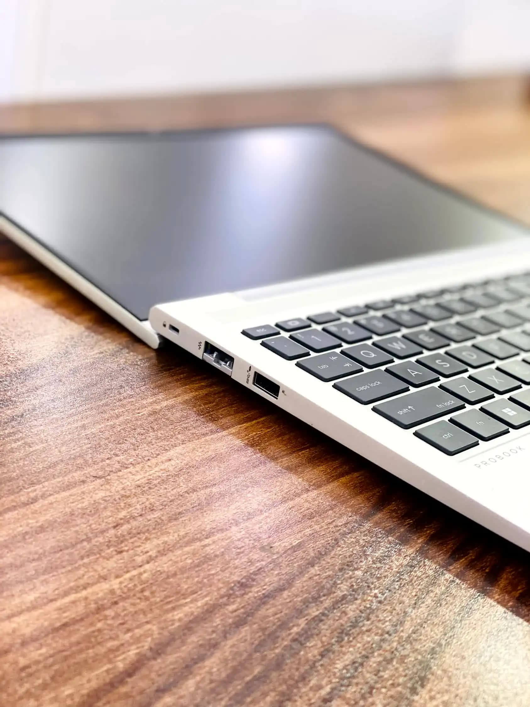 لپ تاپ hp probook 445 g8 مشخصات ryzen 5 | 8gb | 256ssd — تصویر ۱۲