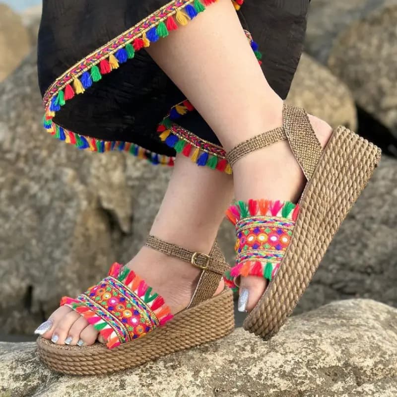 صندل لژدار کنفی سنتی رنگی — تصویر ۳