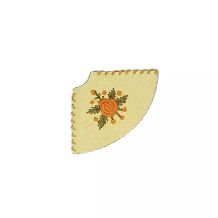 گوشه گیر کتاب نشانک — تصویر ۵