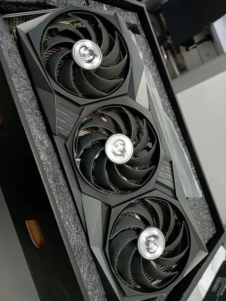 کارت گرافیک باکارتن ام اس ای استوک GeForce RTX 3090 GAMING X TRIO ظرفیت 24 گیگابایت — تصویر ۴