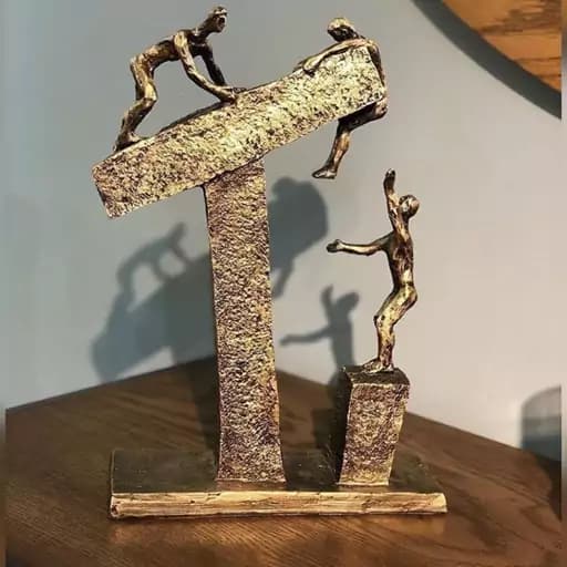 مجسمه مدل تلاشگر کد B — تصویر ۴