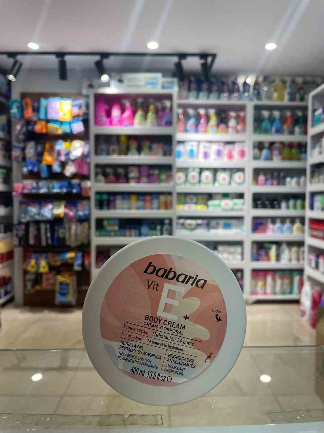 کرم مغذی و آنتیاکسیدان بدن ویتامین E باباریا (Babaria Vit E Body Cream) حجم ۴۰۰ میلیلیتر