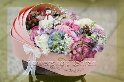 دسته گل برای تسلیت با چیدمان کلاسیک برای انتقال احترام و همدردی — تصویر ۲