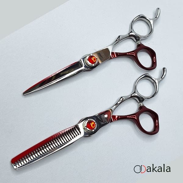 ست قیچی آرایشگری صیام_فینی نقره ای_قرمز 6 اینچ مدل A-B60-31 — تصویر ۸