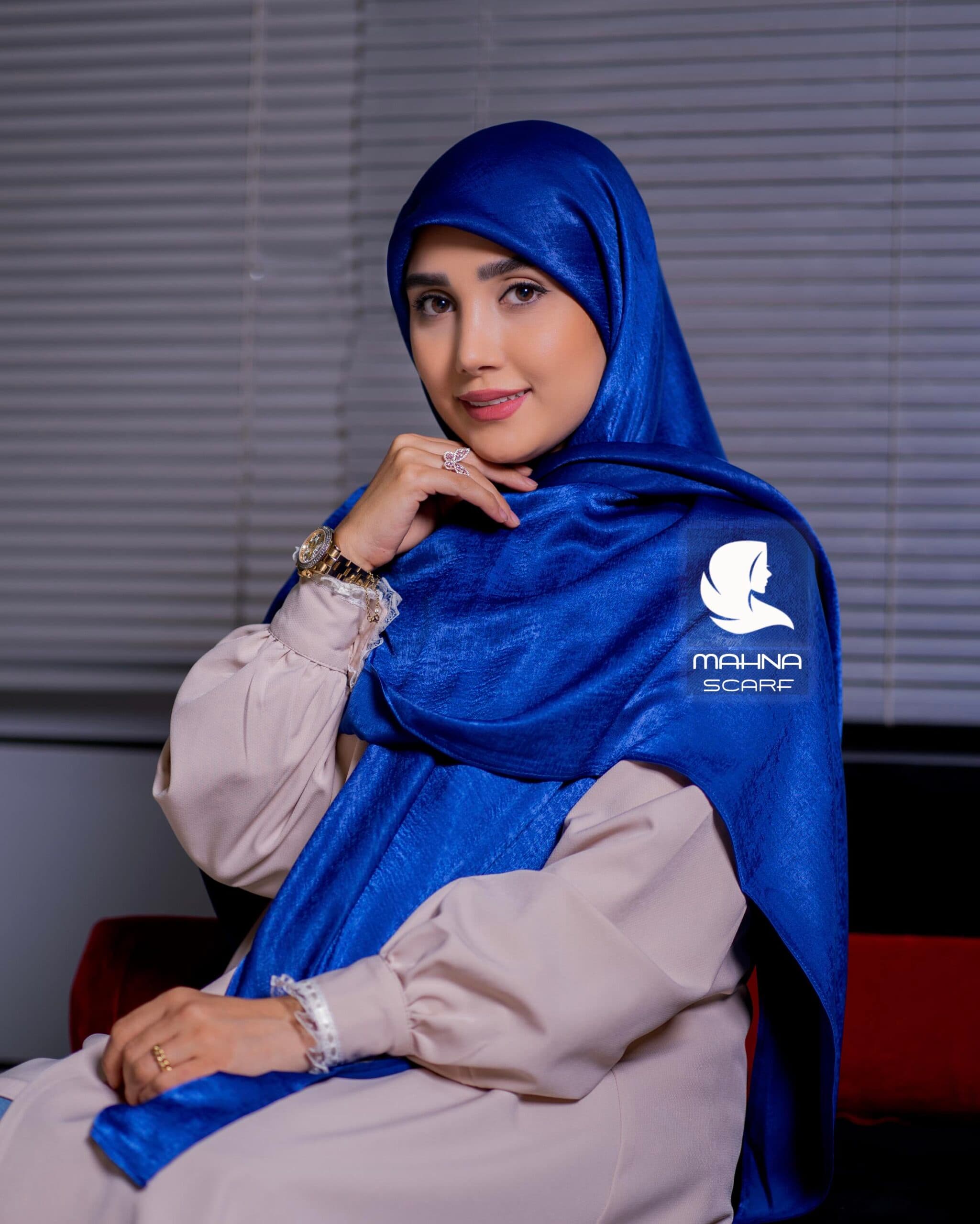 روسری ساتن ابریشم آبی کاربنی – کوپرا