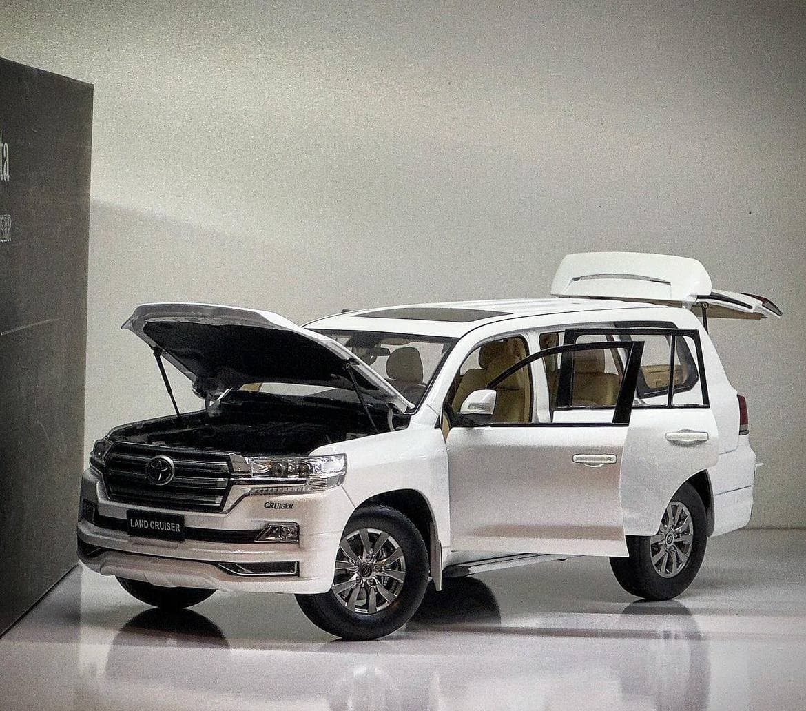 ماکت ماشین لندکروز (Toyota Land Cruiser LC200) برند Kengfai — تصویر ۱۱