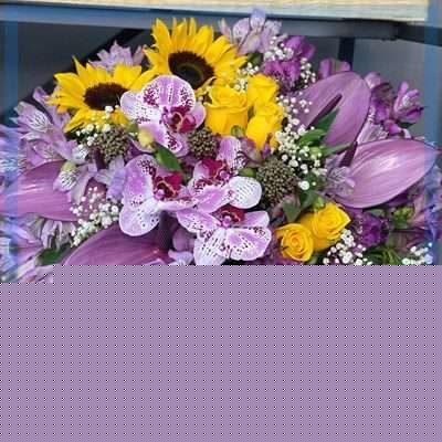 ارسال گل طبیعی برای مرکز خرید گالریا تهران