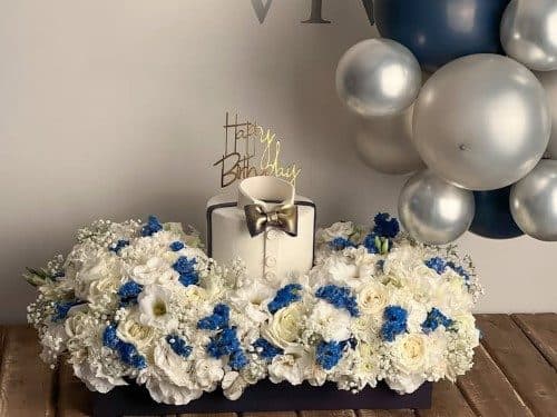 کیک تولد و باکس گل برای سر قبر