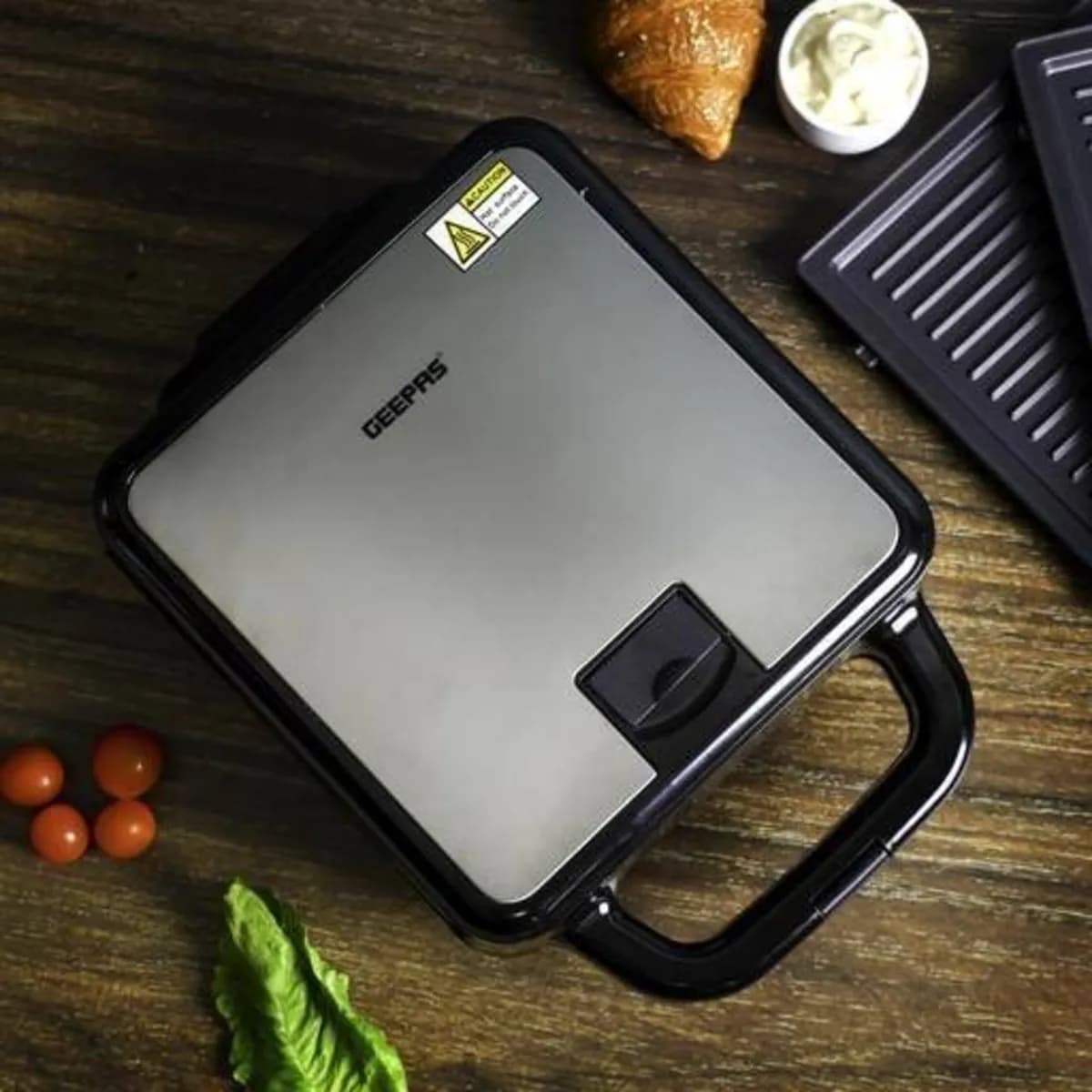 ساندویچ میکر دوکاره جیپاس مدل GSM5444 | خرید Geepas Sandwich Maker — تصویر ۷