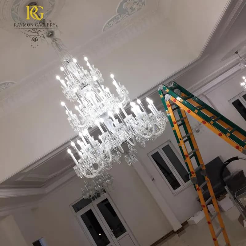 لوستر باکارات طبقاتی سفید مجلل(48 شاخه) — تصویر ۳