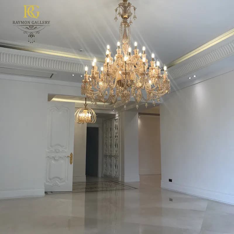 لوستر باکارات عسلی سبک باروک مجلل (32 شاخه)