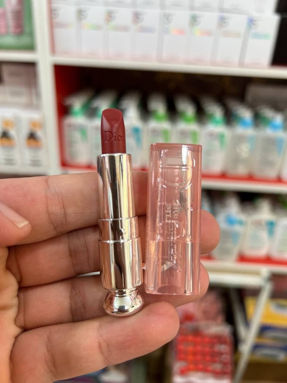 پک ۵ عددی رژلب و بالم دیور اصل، هدیه ای لاکچری کد 5249 — تصویر ۱۲
