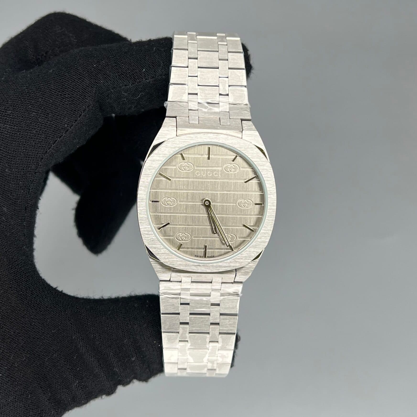 ساعت مچی مردانه گوچی استیل صفحه طوسی Gucci V2007 — تصویر ۵