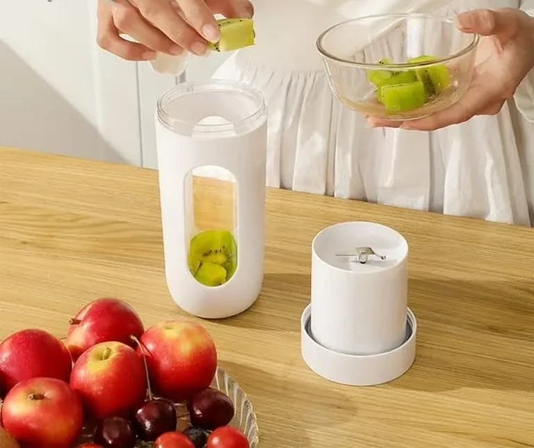 مخلوط کن و آبمیوه گیر شارژی پرتابل مدل ( شیکر) ELECTRIC JUICE CUP SC02 — تصویر ۲