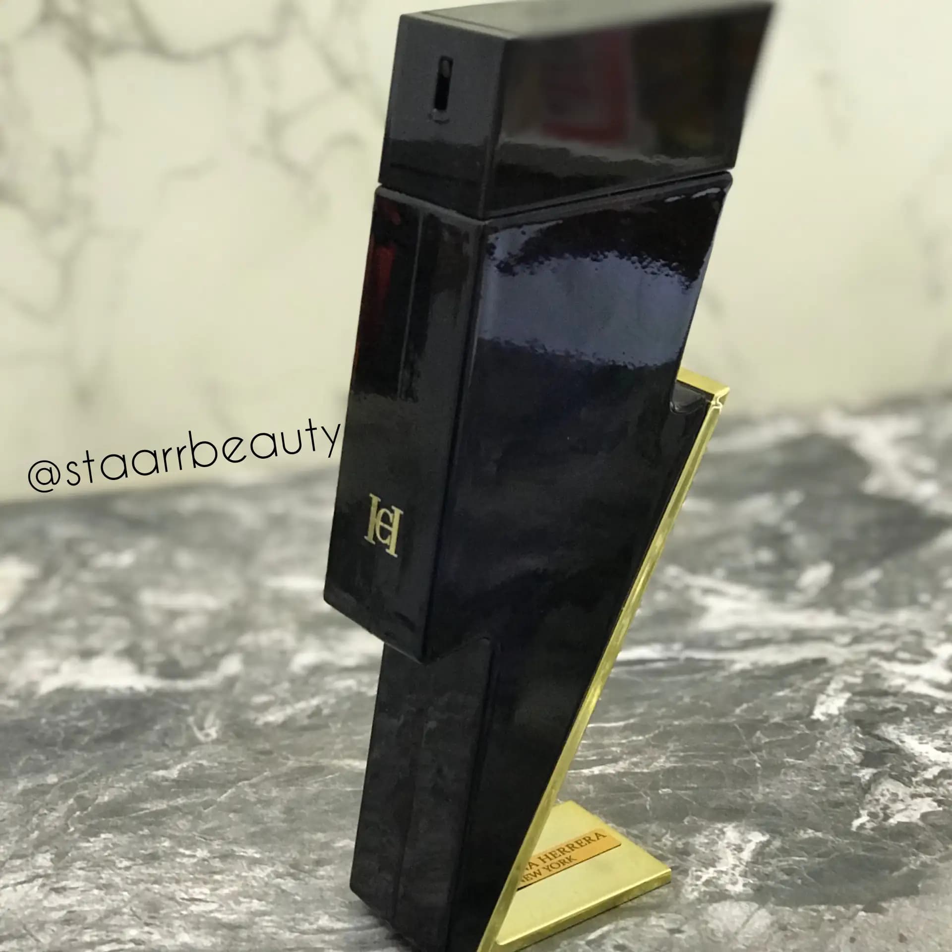 ادکلن کارولینا هررا بد بوی تستر اورجینال Carolina Herrera Bad Boy — تصویر ۳