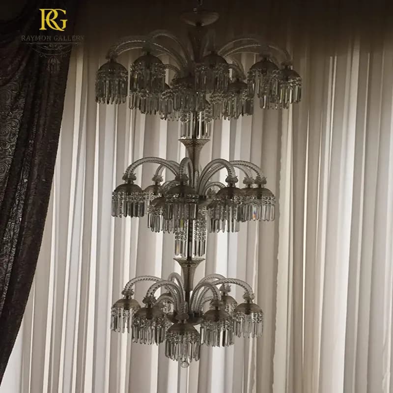 لوستر باکارات سفید کریستالی با طراحی وید (30 شاخه) — تصویر ۲