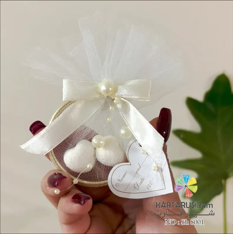 گیفت عروسی فانتزی حلقه با قلب قندی و تور سفید مدل G411 — تصویر ۲