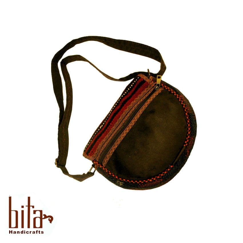 کیف جاجیمی نیمگرد دوشی کوچک طرح خطی — تصویر ۵