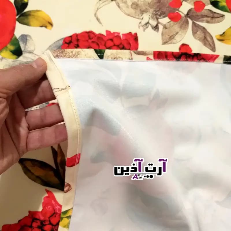 رومیزی مربع بزرگ مخمل بدون آستر 150 سانتی دور دوخت طرح انار شب یلدا کد: 2 – 625 — تصویر ۸