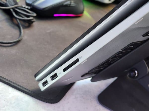 لپ تاپ 15.6 اینچی دل مدل Inspiron 7586 X360 I5-8565u 8GB 256SSD — تصویر ۹