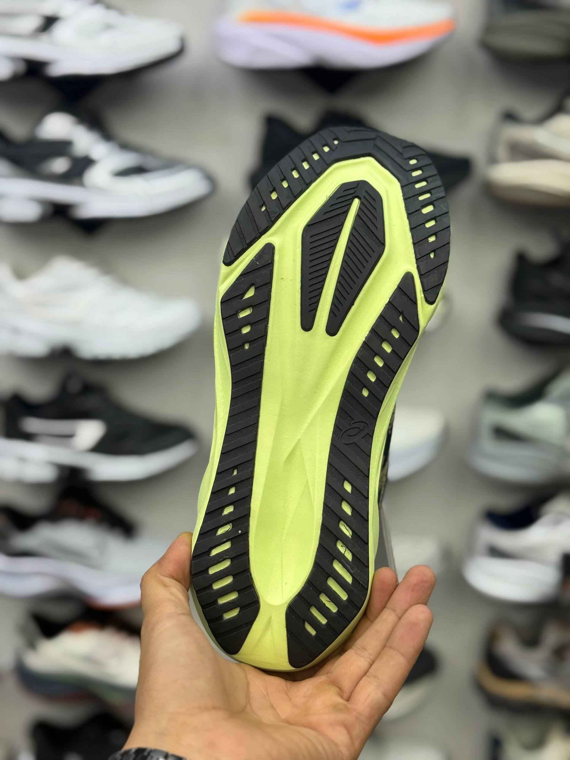 کتانی اسیکس نوا مکس 5 Asics nova max t مشکی و زرد — تصویر ۸