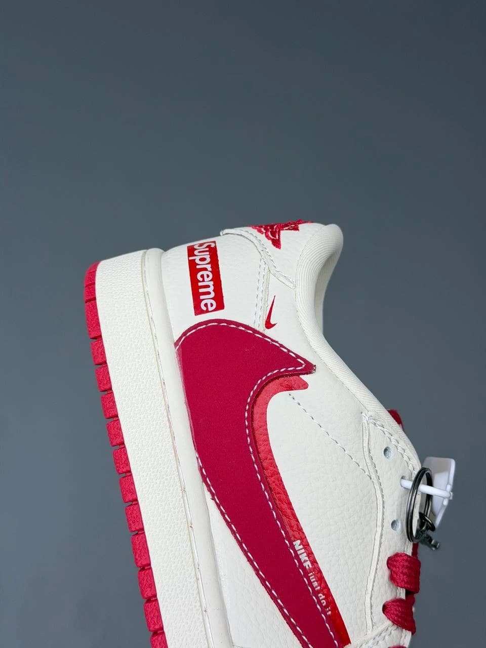 کتونی نایک ایر جردن وان لو ترویس اسکات سوپریم Nike Air Jordan 1 Low Travis Scott Supreme — تصویر ۱۱