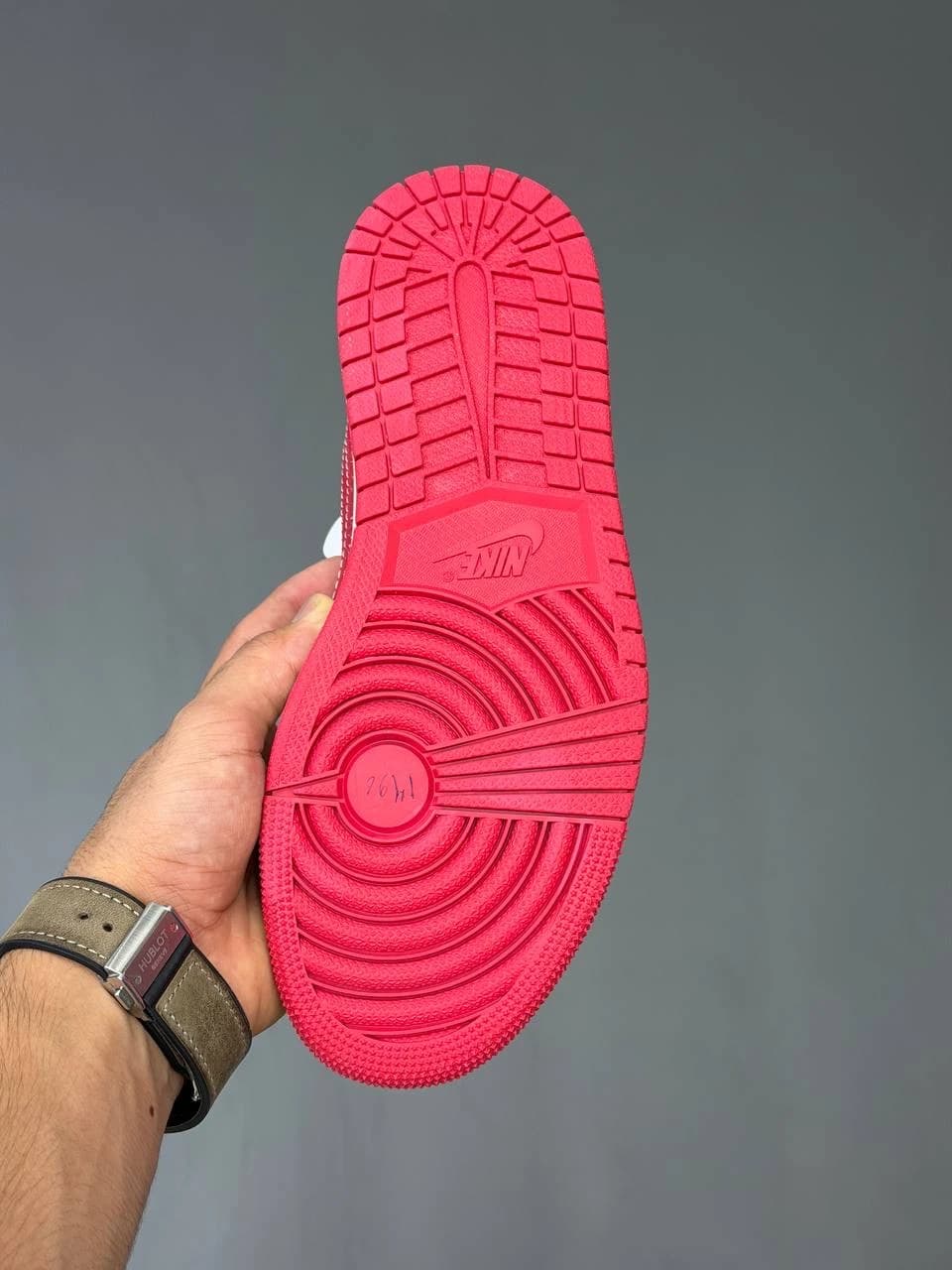 کتونی نایک ایر جردن وان لو ترویس اسکات سوپریم Nike Air Jordan 1 Low Travis Scott Supreme — تصویر ۱۰