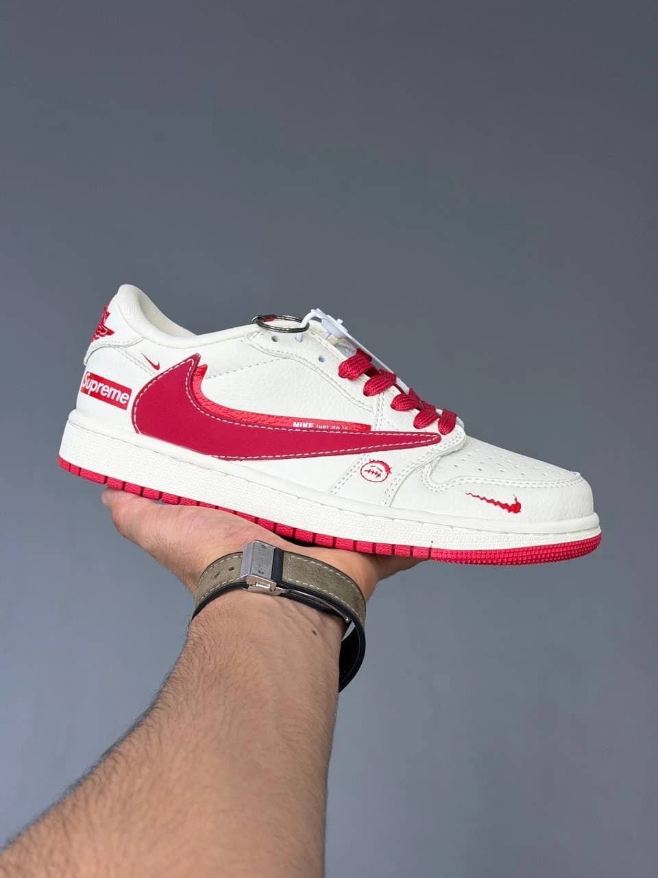 کتونی نایک ایر جردن وان لو ترویس اسکات سوپریم Nike Air Jordan 1 Low Travis Scott Supreme — تصویر ۷