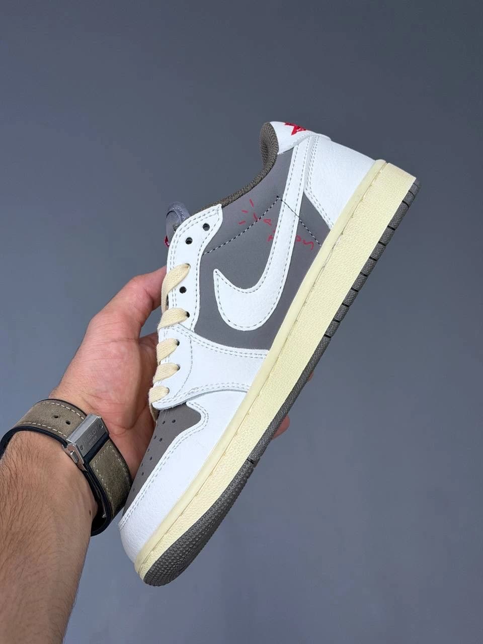 کتونی نایک ایر جردن وان لو ترویس اسکات ریورس موکا Nike Air Jordan 1 Low Travis Scott Reverse Mocha — تصویر ۸