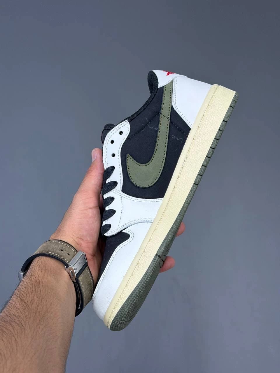 کتونی نایک ایر جردن وان لو ترویس اسکات اولیو Nike Air Jordan 1 Low Travis Scott Olive — تصویر ۸