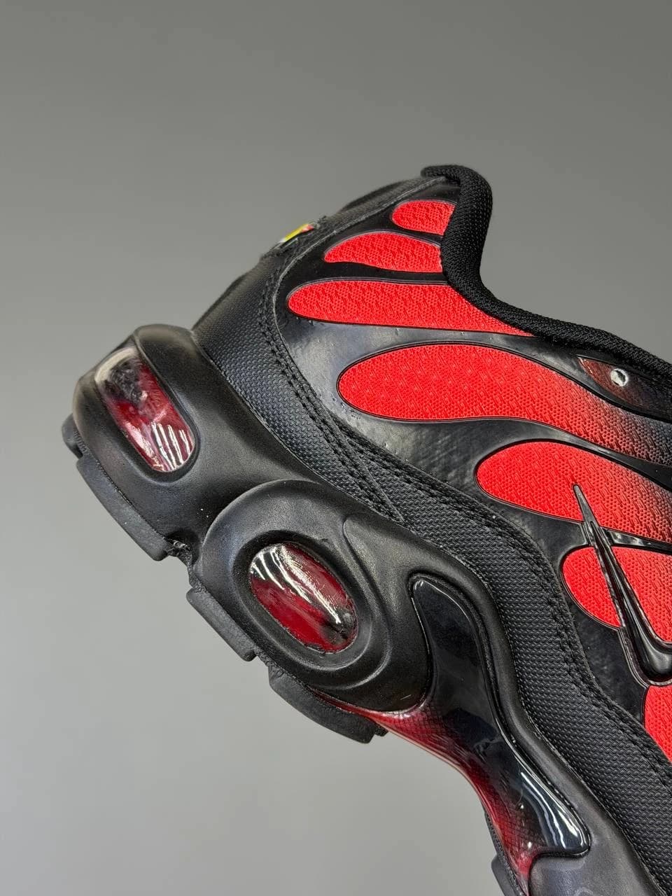 کتونی نایک ایرمکس پلاس تی ان مشکی قرمز Nike AirMax Plus TN Black Red — تصویر ۶