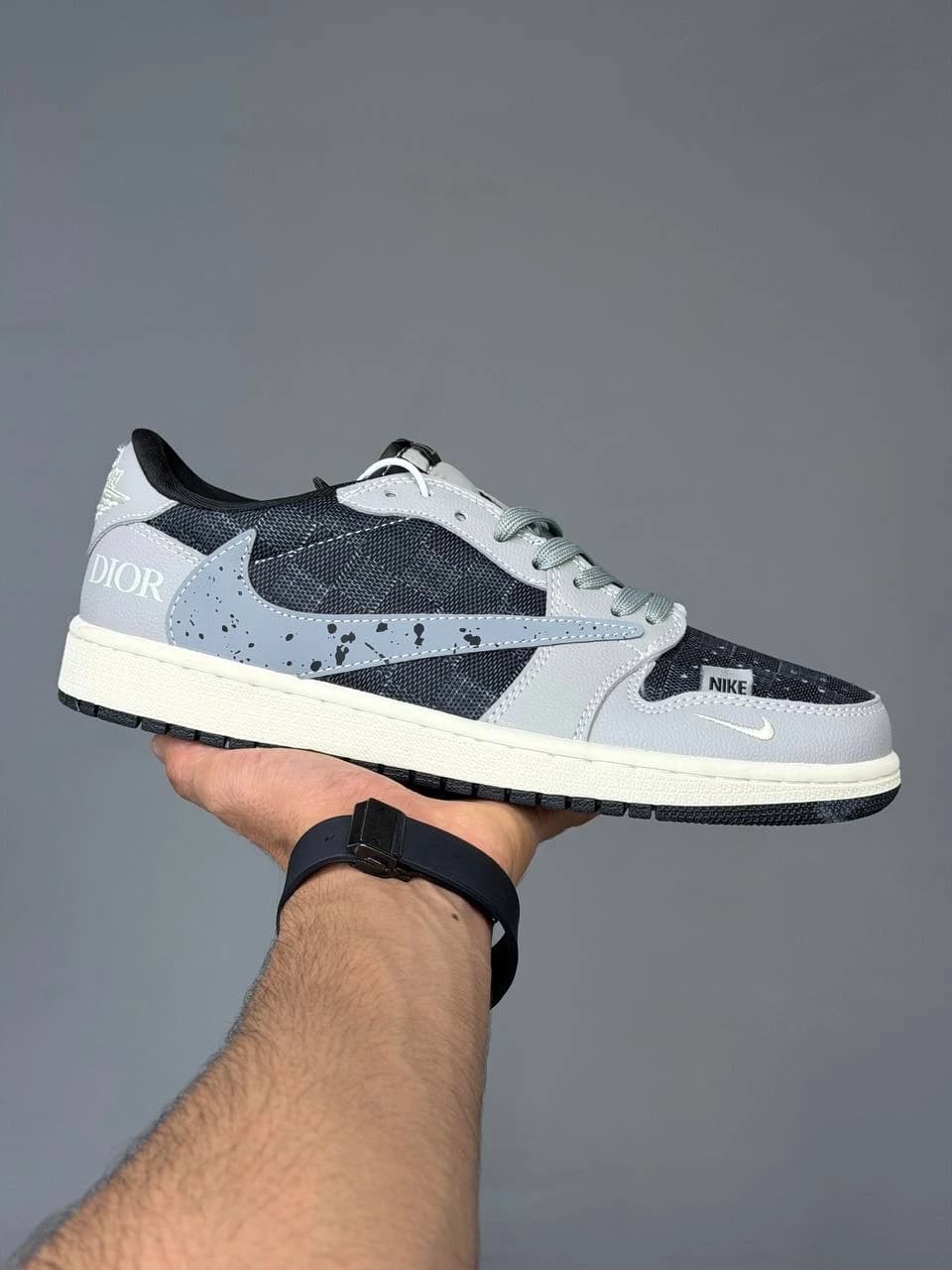 کتونی نایک ایر جردن وان لو ترویس اسکات دیور Nike Air Jordan 1 Low Travis Scott Dior — تصویر ۲