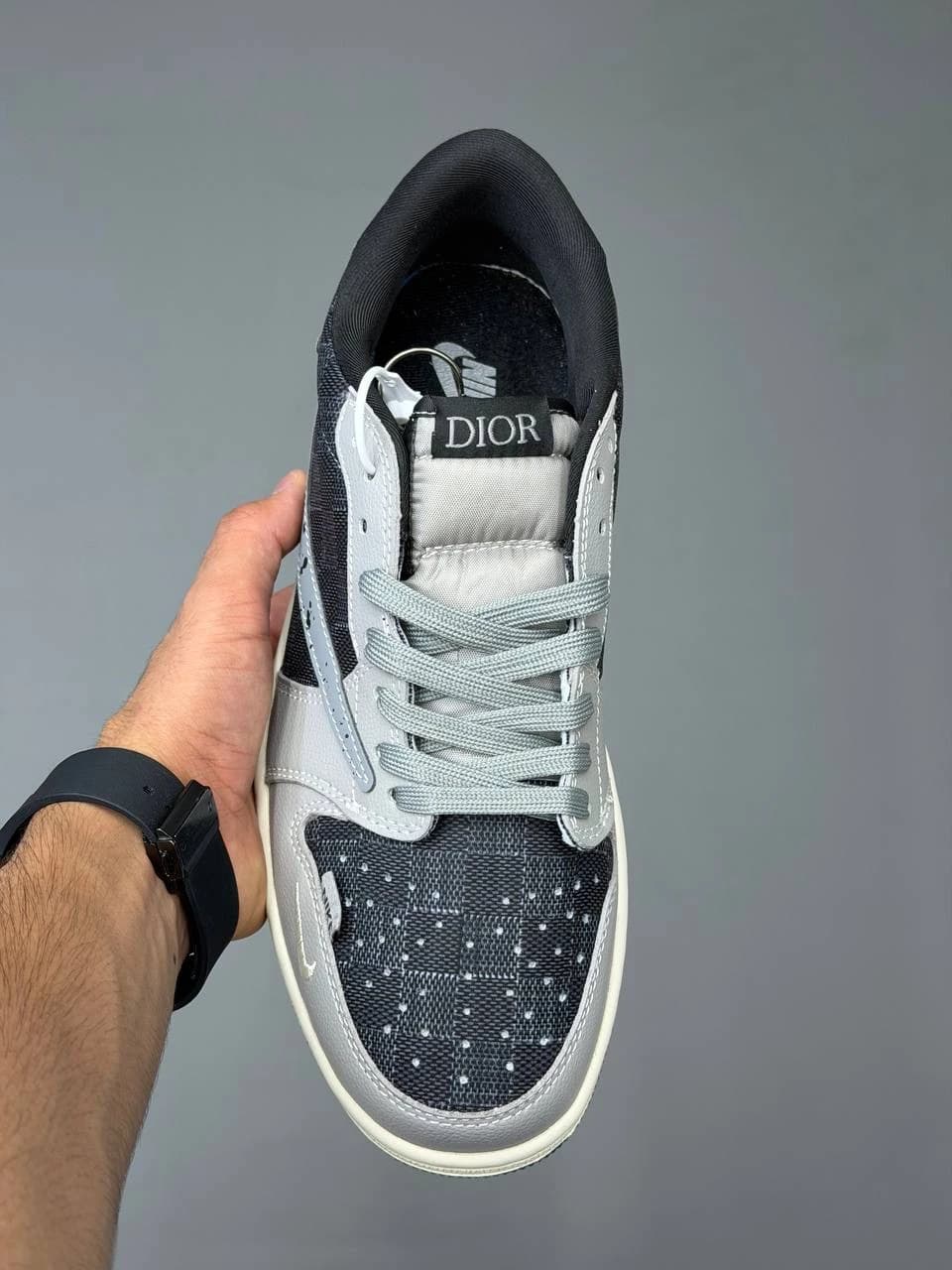 کتونی نایک ایر جردن وان لو ترویس اسکات دیور Nike Air Jordan 1 Low Travis Scott Dior — تصویر ۳