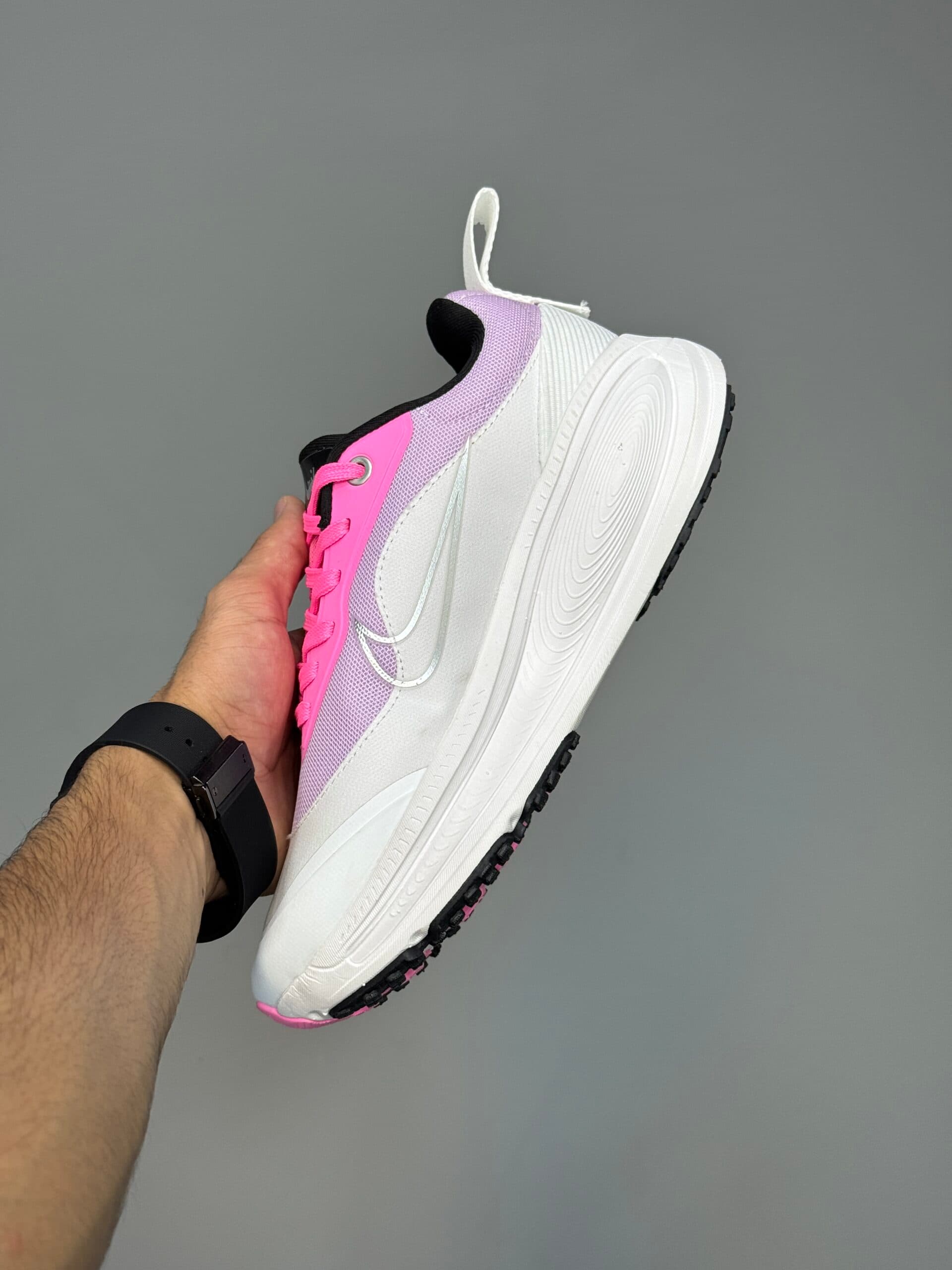 کتونی نایک وومرو 18 سفید صورتی Nike Vomero 18 Pink White — تصویر ۴