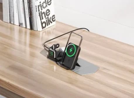 استند شارژ و پاوربانک ۳ کاره ۵۰۰۰ هزار گرین لاین Trio Charge Pro 5000 mAh Powerbank — تصویر ۳