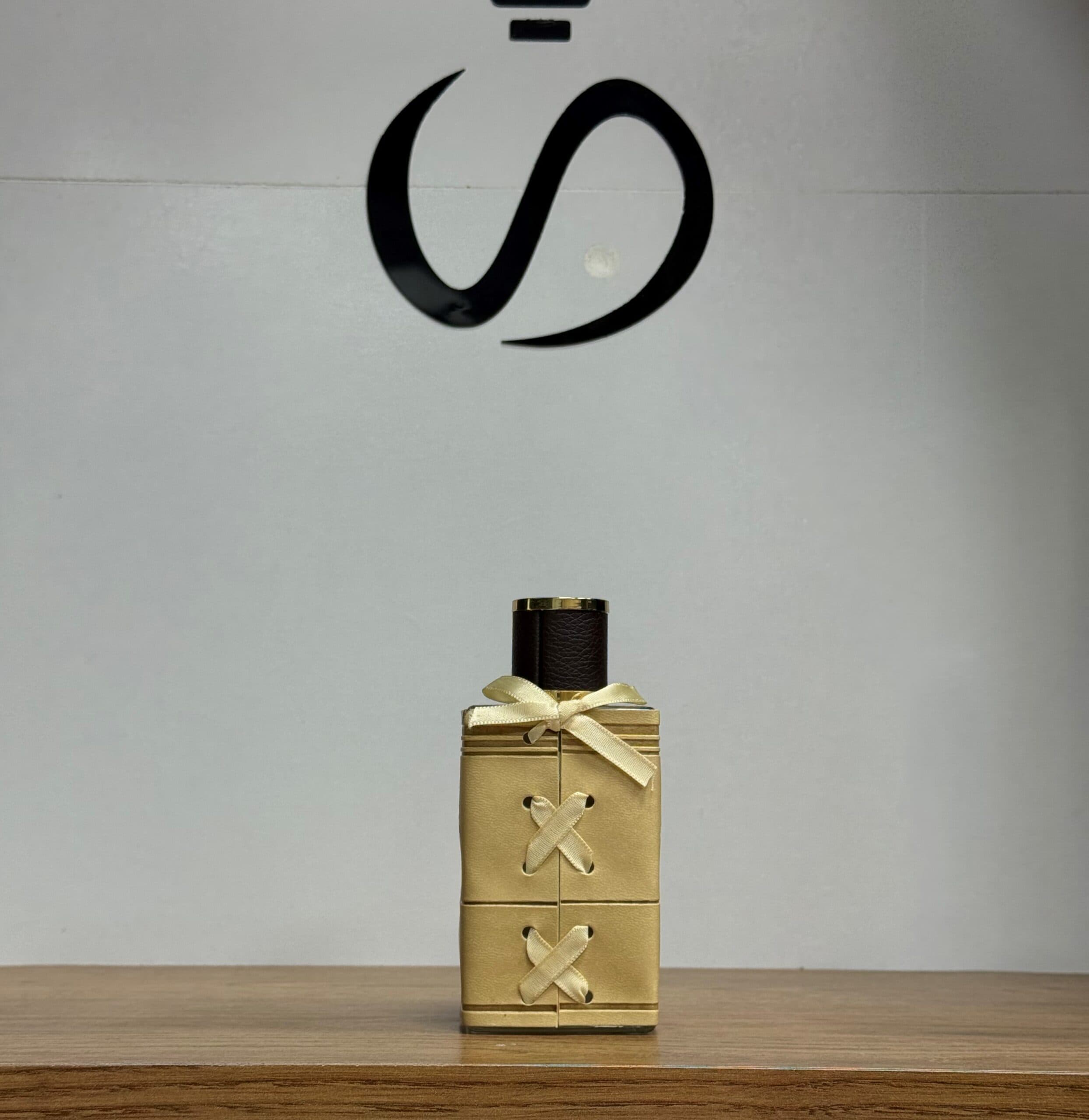 عطر ادکلن مردانه احلام العرب ارض الزعفران — تصویر ۱۰
