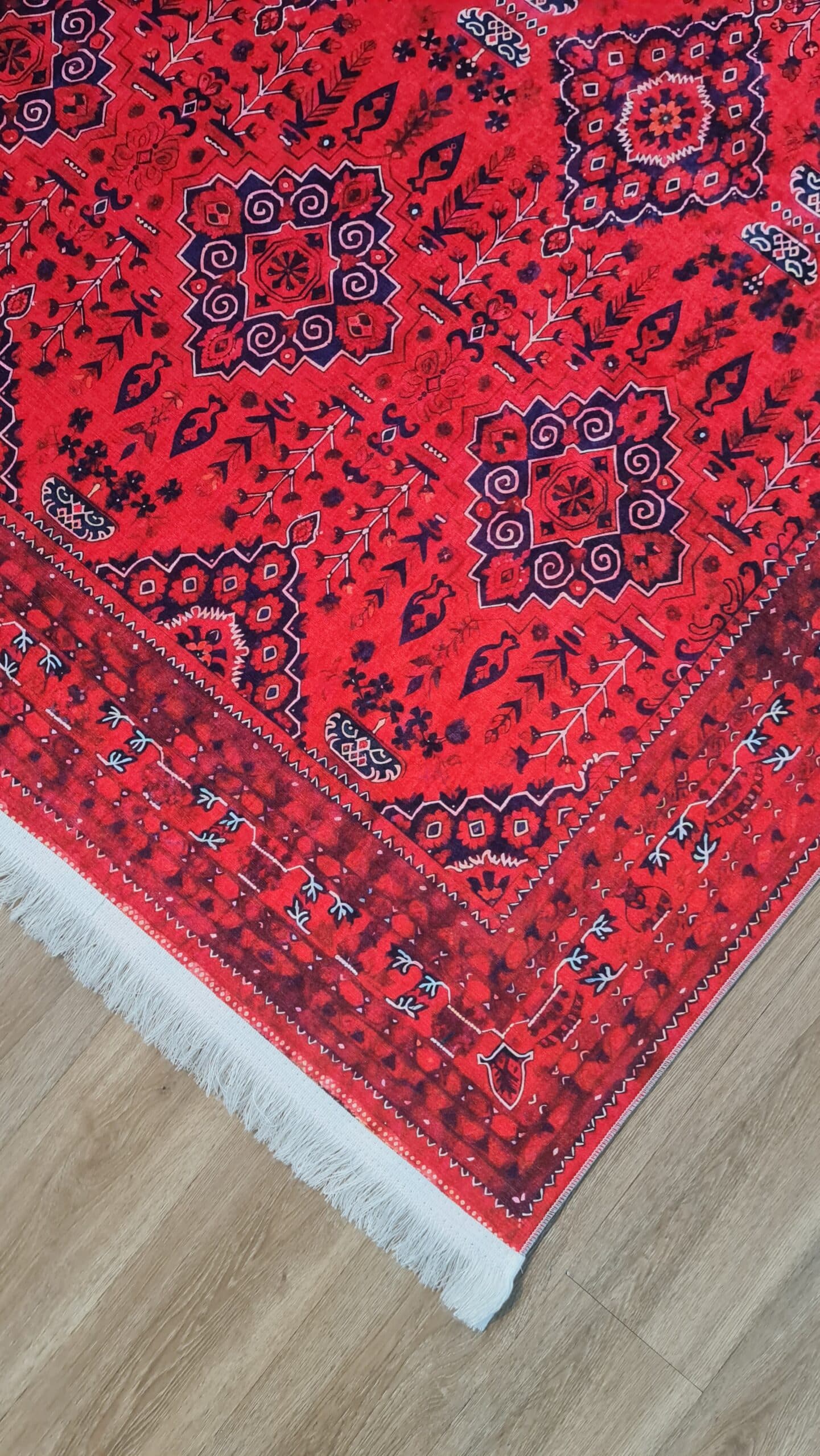 فرش ماشینی چاپی | فرشینه مخمل هازان ترک استپ دار (ضد سر) طرح سنتی کد U109 — تصویر ۱۰