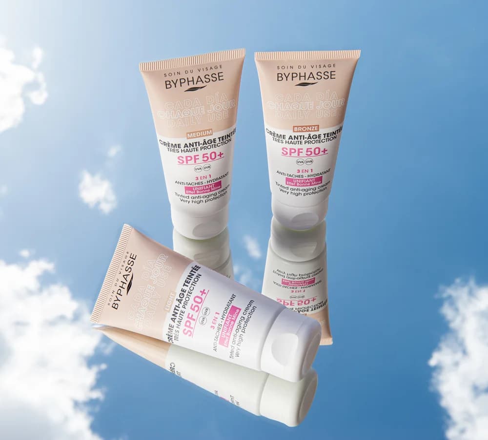 ضد آفتاب رنگی 3کاره ضد چروک ضد لک و آبرسان SPF50 مدل لایت light بایفاس Byphasse — تصویر ۴