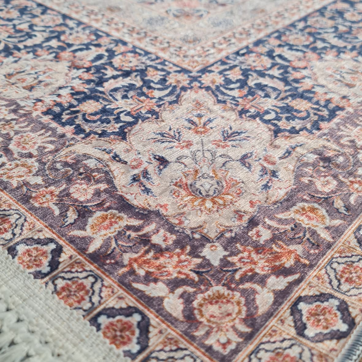 فرش ماشینی چاپی | فرشینه مخمل هازان ترک استپ دار (ضد سر) طرح سنتی کد L208 — تصویر ۶