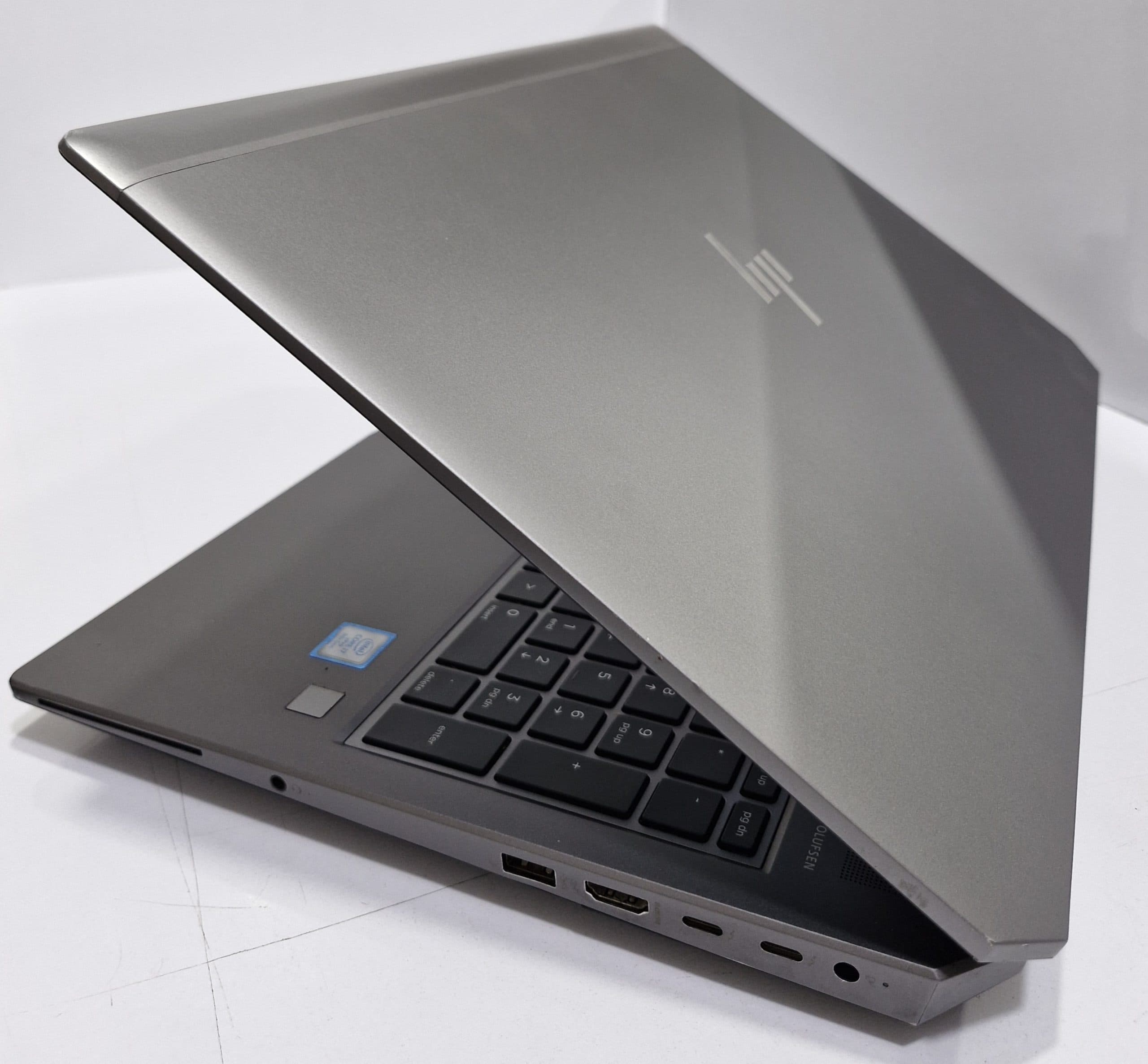 لپ تاپ استوک hp zbook 15 G5 Intel core i7-8850H-12Core/16/512/4GB Nvidia P1000/15.6 inch FullHD — تصویر ۴
