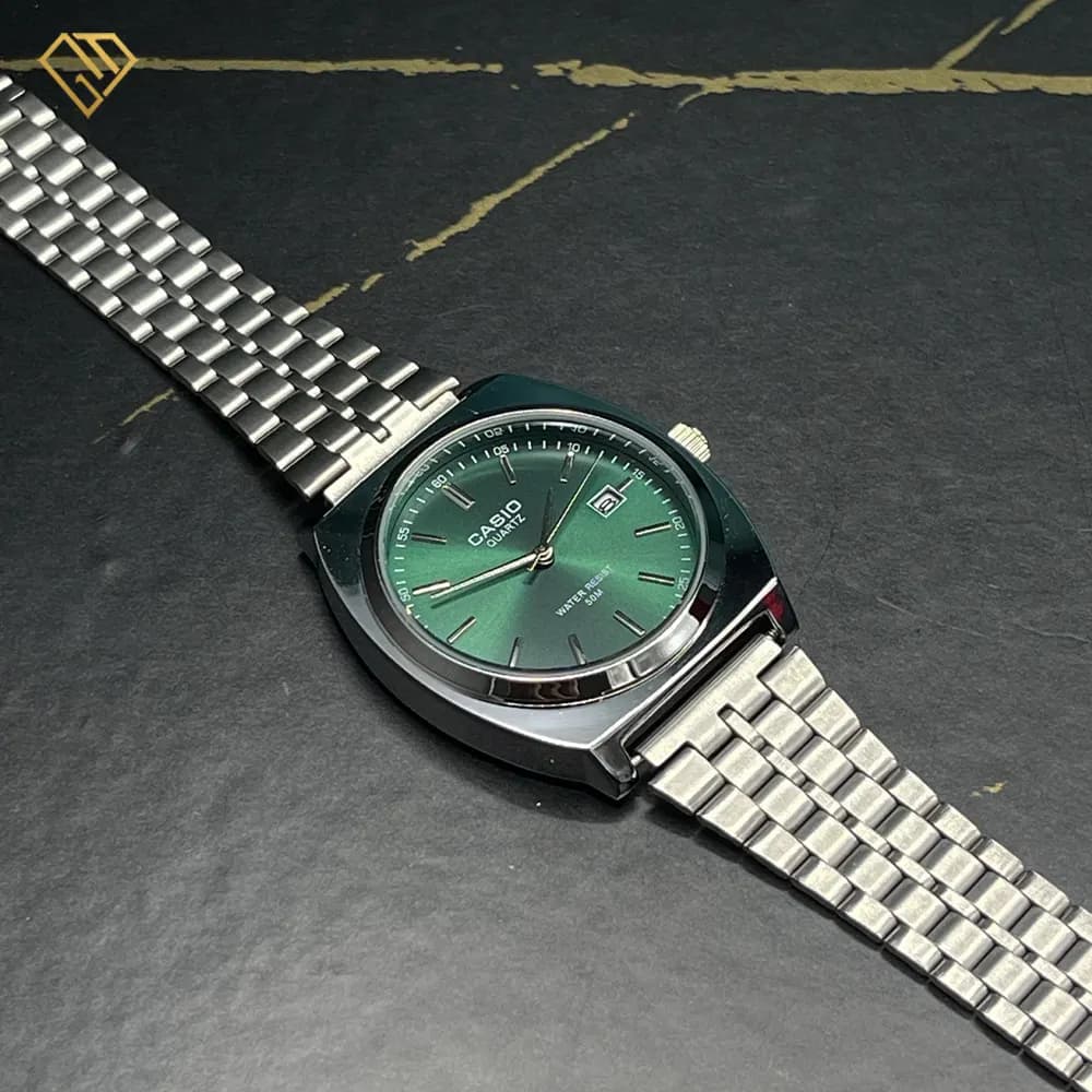 ساعت مچی مردانه کاسیو گادفادر casio godfather، بند و بدنه استیل رنگ ثابت، صفحه سبز — تصویر ۸
