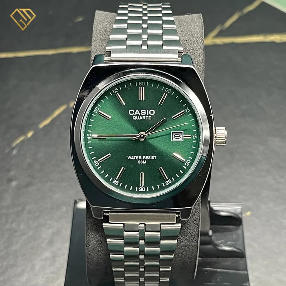 ساعت مچی مردانه کاسیو گادفادر casio godfather، بند و بدنه استیل رنگ ثابت، صفحه سبز — تصویر ۴