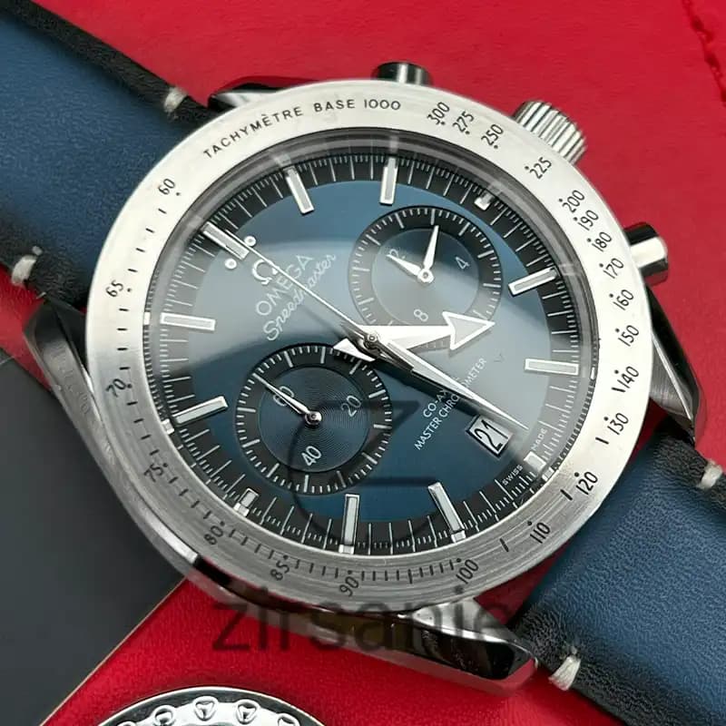 ساعت مچی مردانه امگا اسپید مستر کرنوگراف سیلور صفحه آبی بند چرم Omega Speedmaster Chronograph Silver Blue Screen Leather Strap — تصویر ۱۲