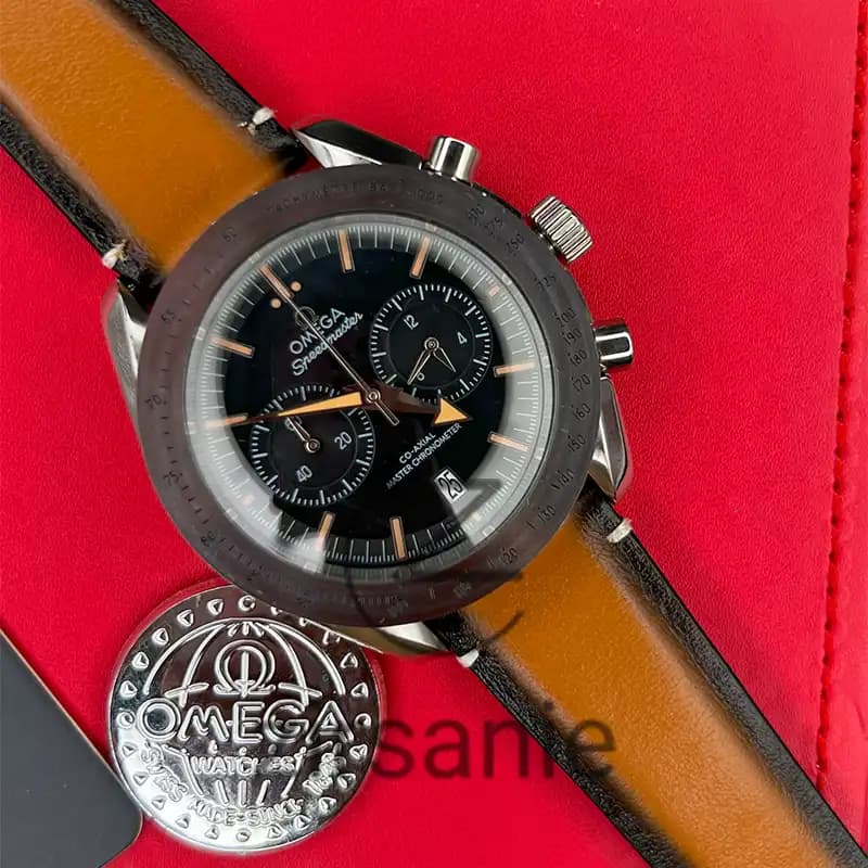 ساعت مچی مردانه امگا اسپید مستر کرنوگراف سیلور صفحه مشکی بند چرم Omega Speedmaster Chronograph Silver Black Screen Leather Strap — تصویر ۱۰